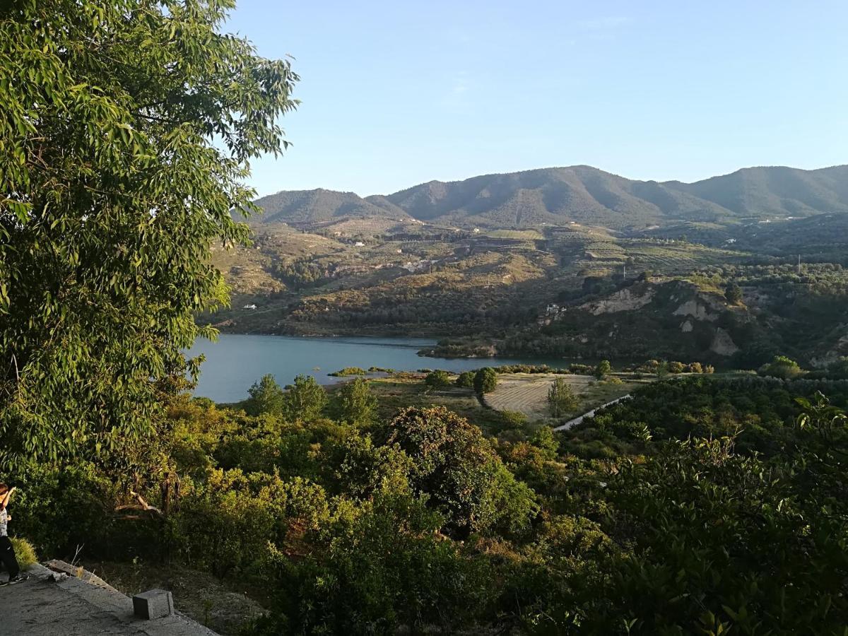 Hostal Y Apartamento Rural Los Naranjos Melegis Ngoại thất bức ảnh