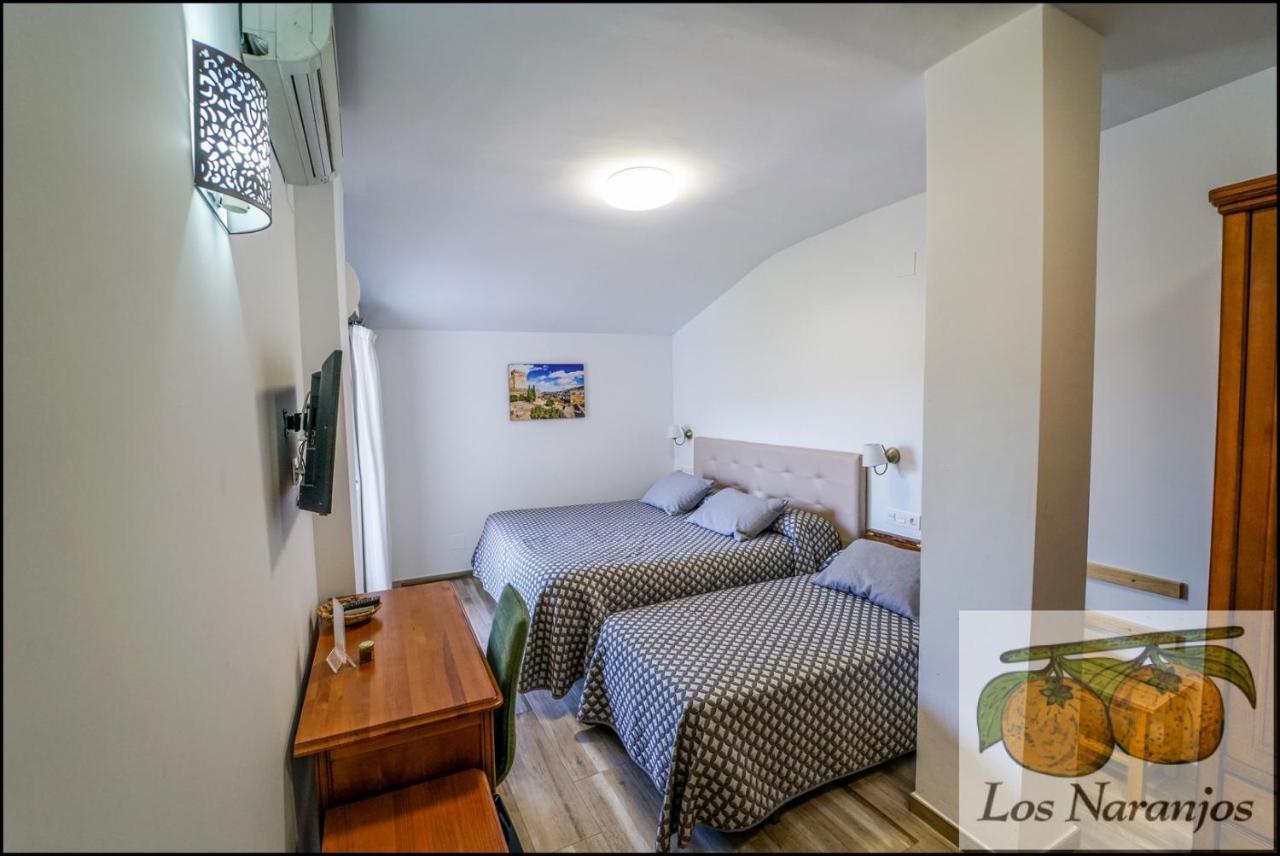 Hostal Y Apartamento Rural Los Naranjos Melegis Ngoại thất bức ảnh